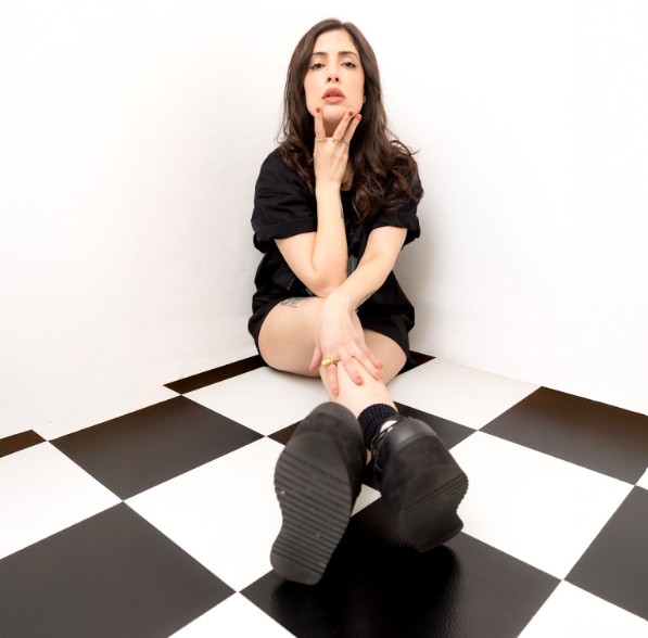 Georgia Black, "Kicks"