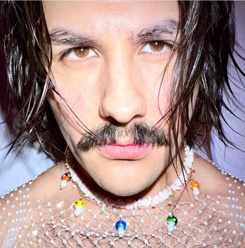 Michael Medrano, "Danse"