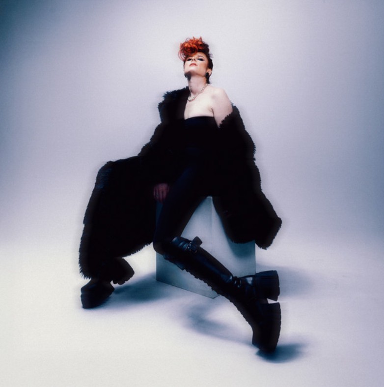 Kiesza, "When I'm Dancing"