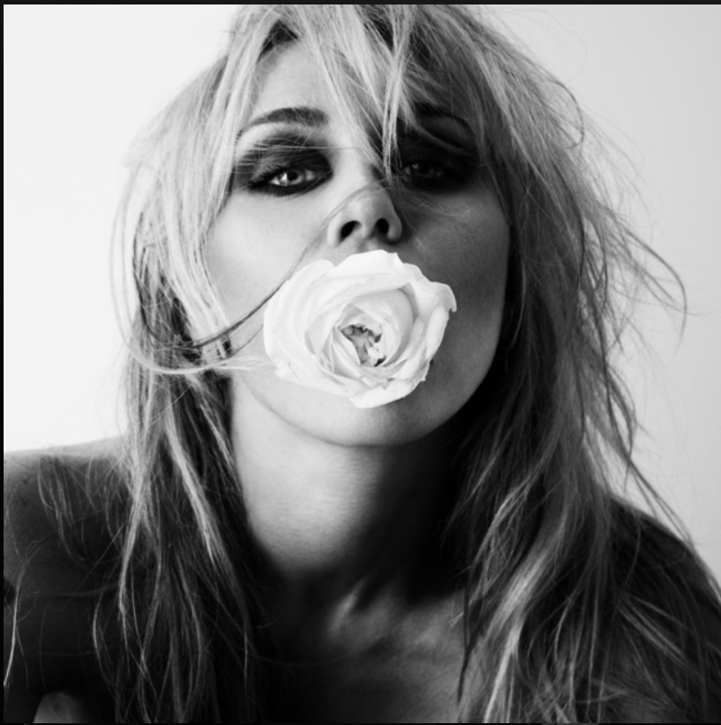 Miley Cyrus, "Bass Persuades"