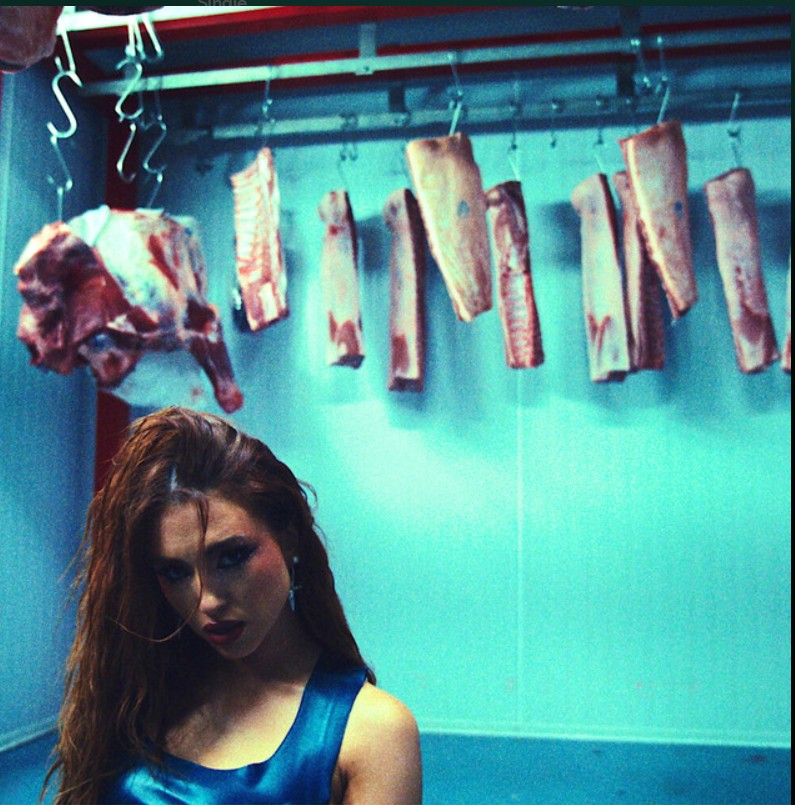 Reve, "Devour"