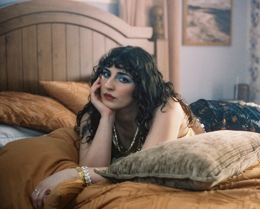 Rachel Bochner, "Collar"